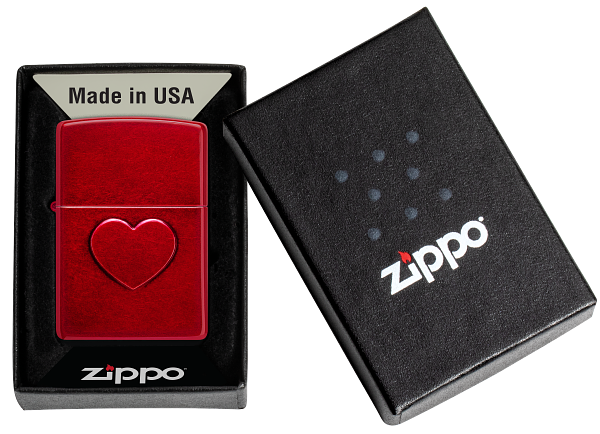 Zippo 46588 vžigalnik 3D Stamped Heart, Candy Apple Red